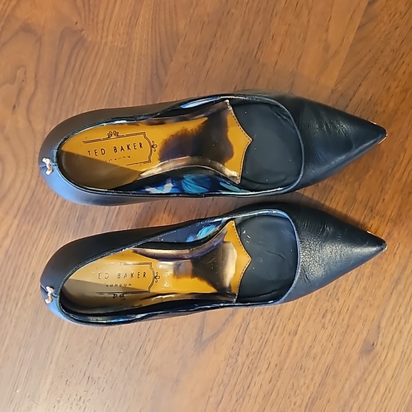 Ted Baker Black Pumps with Rose Gold Details - Picture 4 of 8